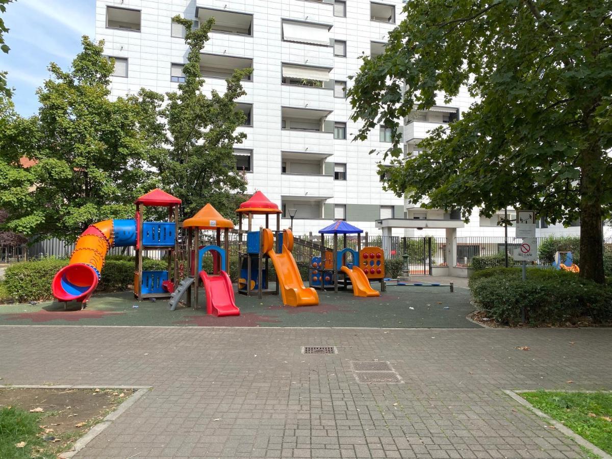 Appartamento Sulla Metro 3 Gialla Maciachini Milano Exterior foto