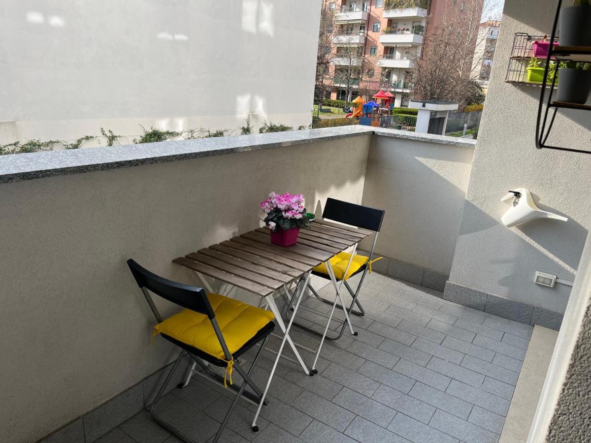 Appartamento Sulla Metro 3 Gialla Maciachini Milano Exterior foto