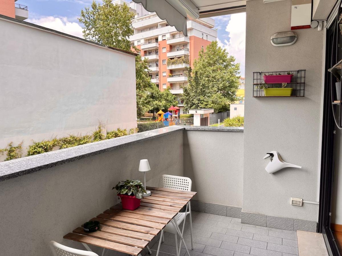 Appartamento Sulla Metro 3 Gialla Maciachini Milano Exterior foto